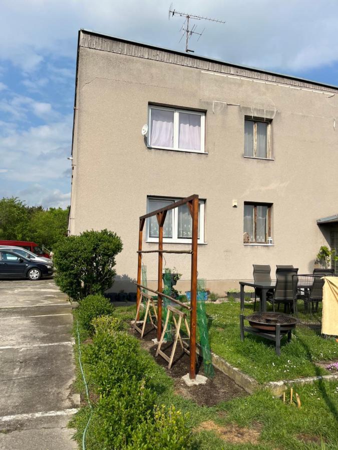 Ferienwohnung Monstera I Kolín Exterior foto