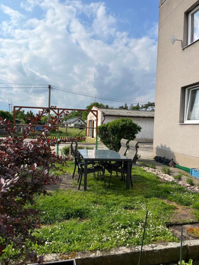 Ferienwohnung Monstera I Kolín Exterior foto